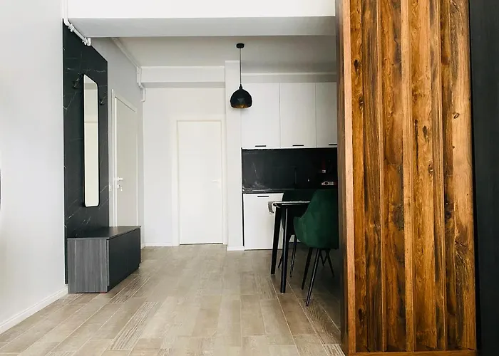 Evadari Urbane, 2 En-Suite Studios, Cazino, Mamaia