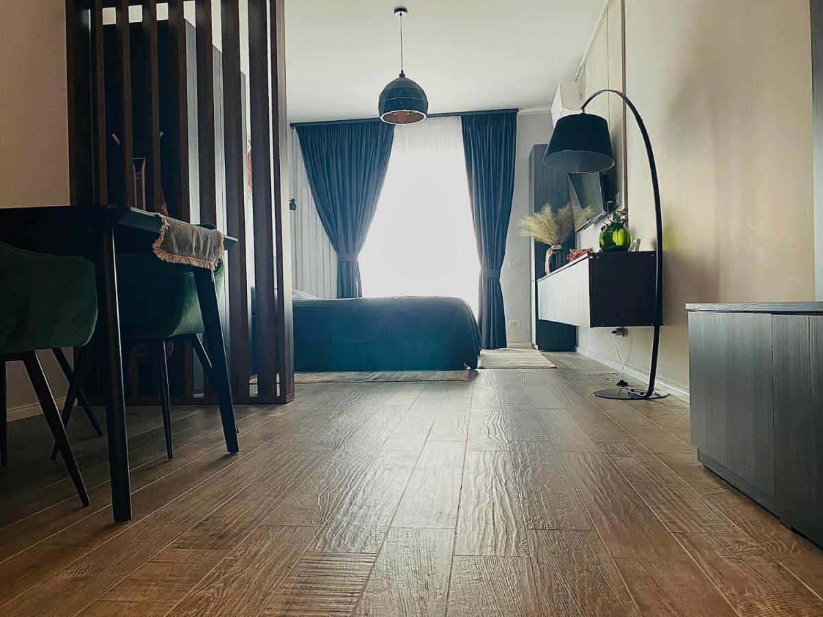 Apartament Evadari Urbane, 2 En-suite Studios, Cazino, Mamaia