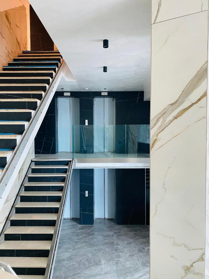 Evadari Urbane, 2 En-suite Studios, Cazino, Mamaia