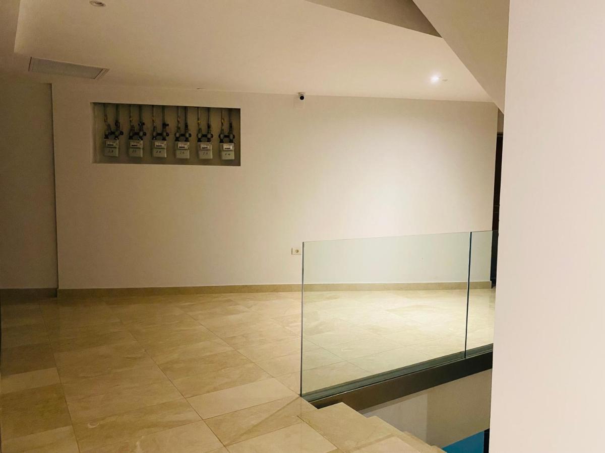 公寓 Evadari Urbane, 2 En-suite Studios, Cazino,
